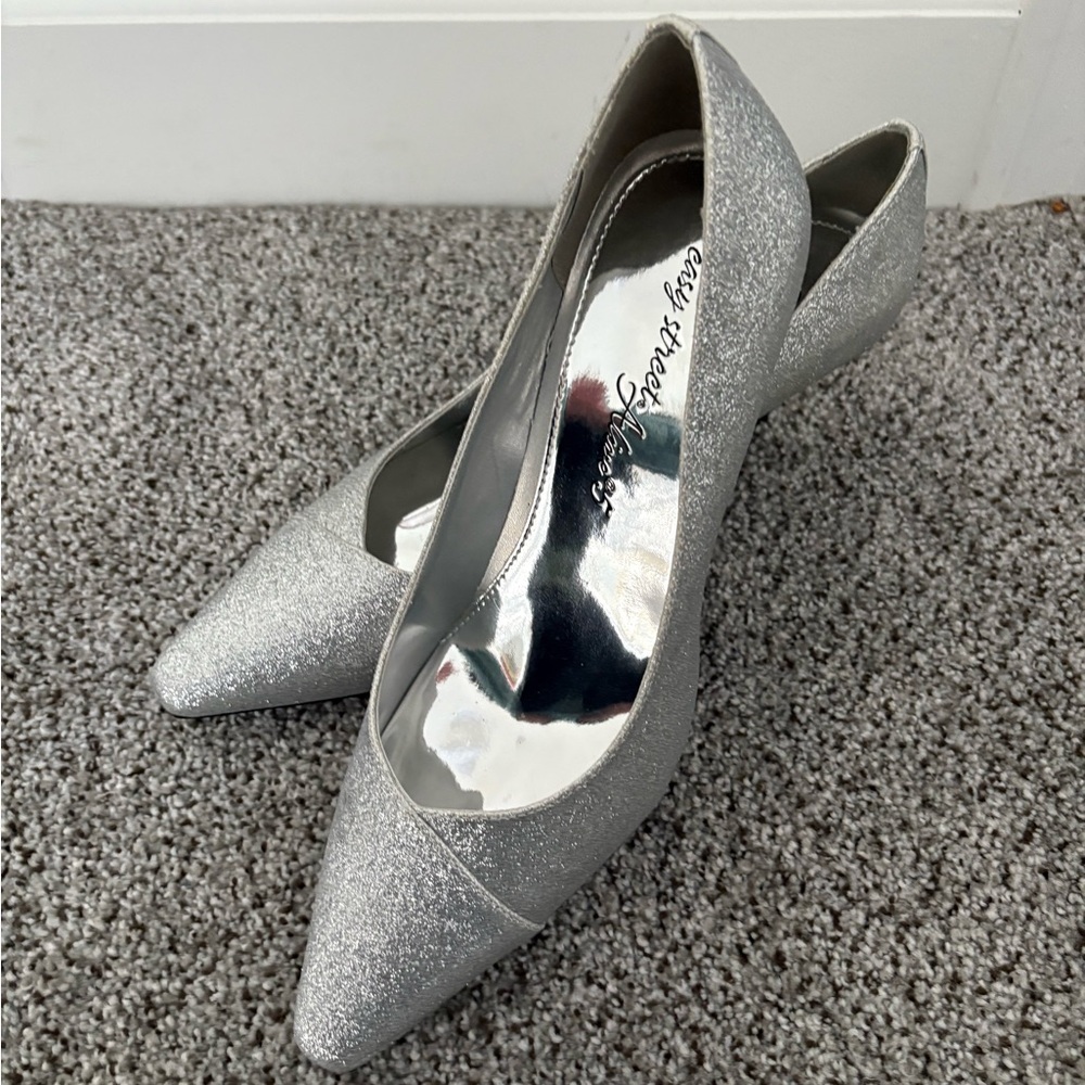 Vtg Easy Street Silver Glitter Heels